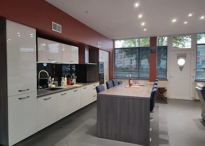 Agreable Maison De Ville, Proche Du Centre Ville