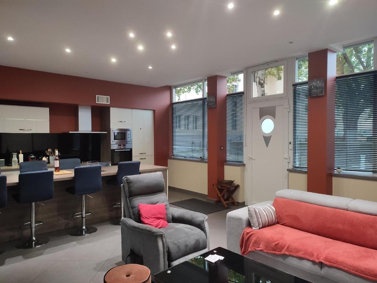 Holiday home Agreable Maison De Ville, Proche Du Centre